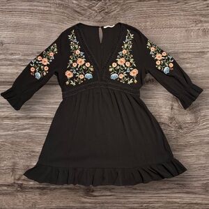 Francesca's Mi Ami Black Floral Embroidered Mini Dress